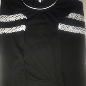 Women’s lightweight sweatshirt black